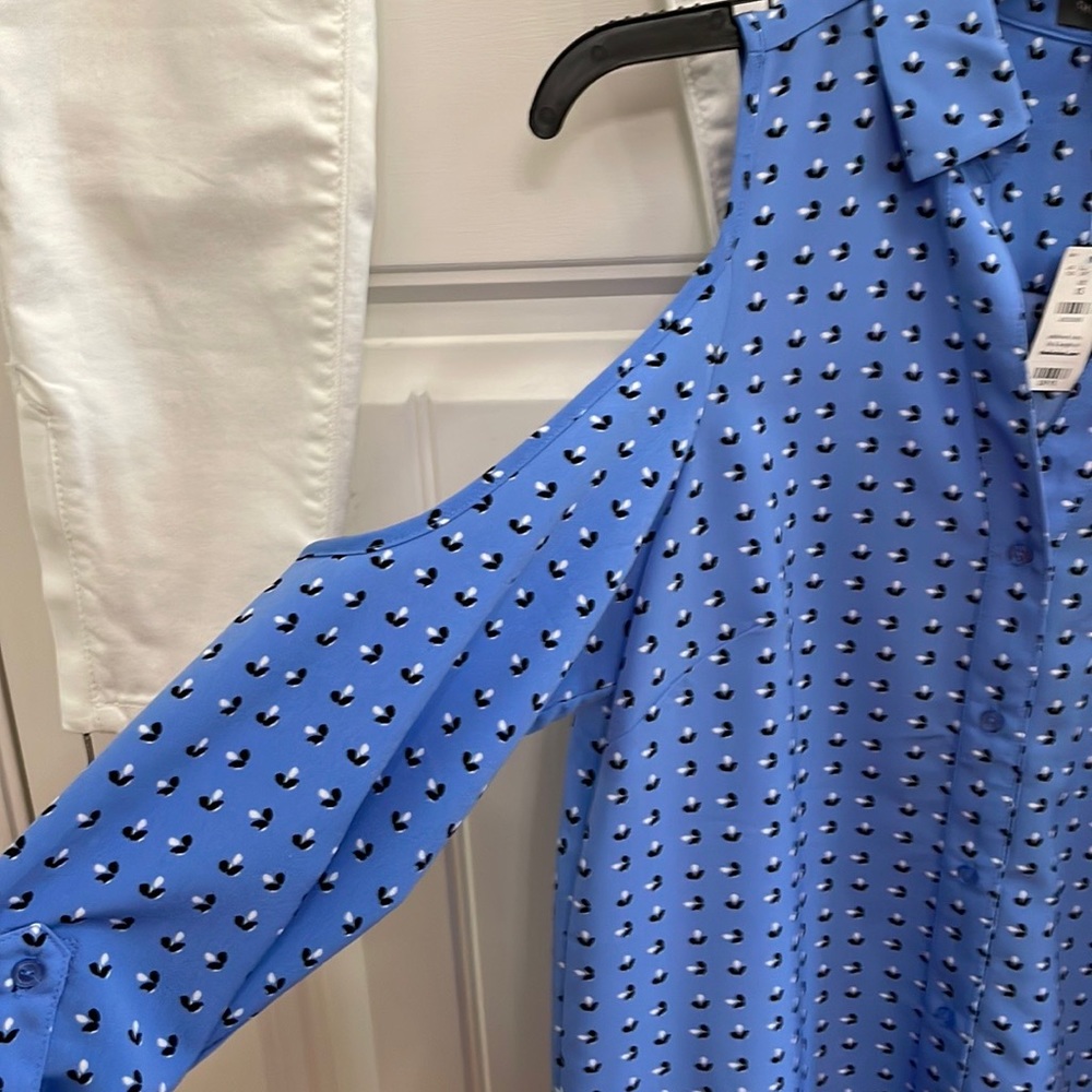 💙💙NWT THE LIMITED OUTFIT BUNDLE!!  4 - Picture 9 of 15